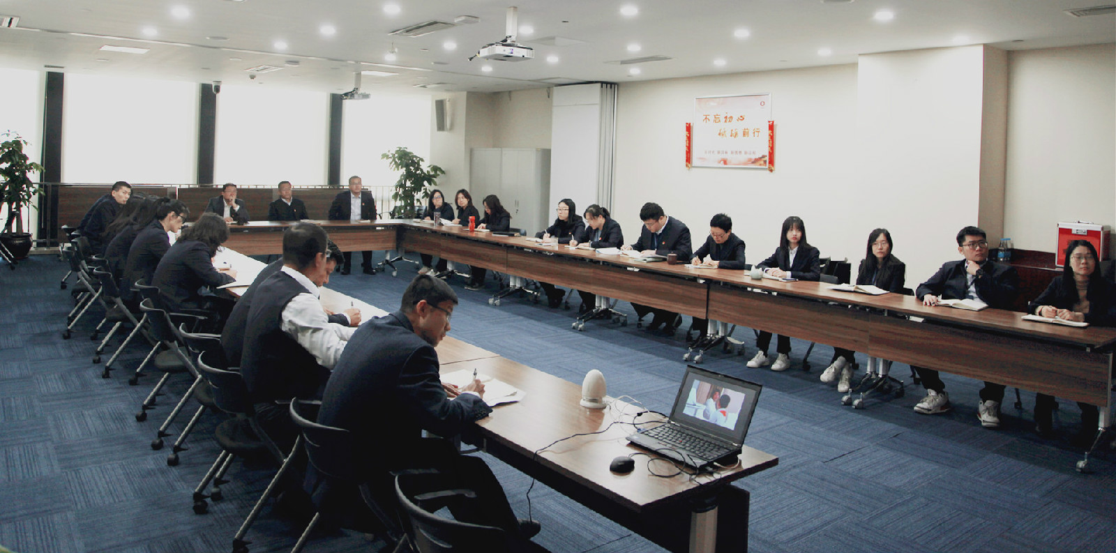 财政公司旁观楷模2.jpg 财政公司旁观楷模2.jpg