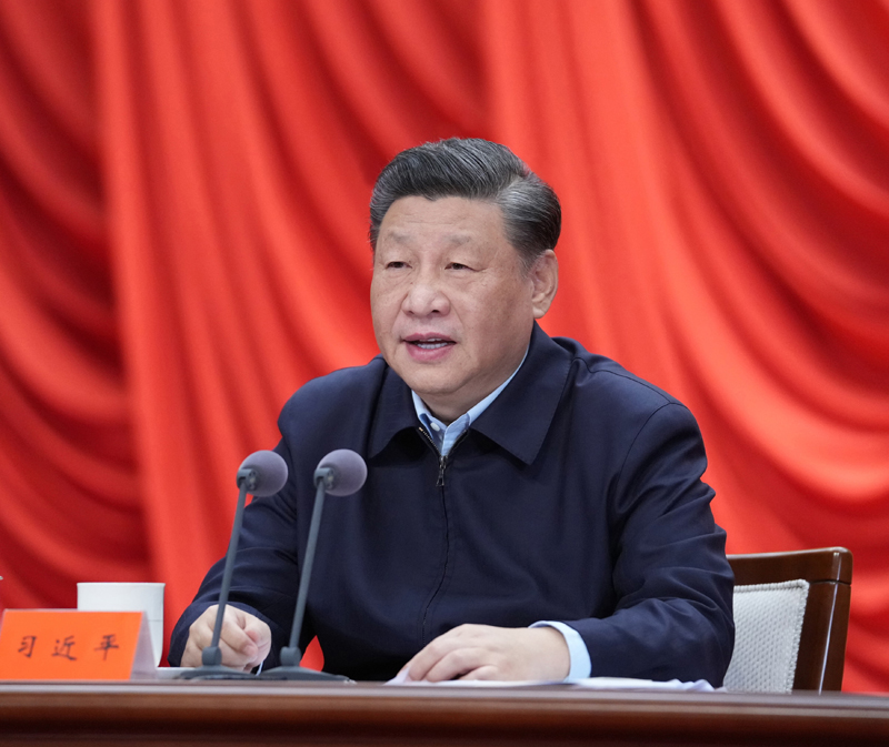 3月1日，2022年春季学期中央党校（国度行政学院）中青年干部培训班在中央党？。中共中央总书记、国度主席、中央军委主席习近平在开班式上颁发重要讲话。新华社记者 申宏 摄